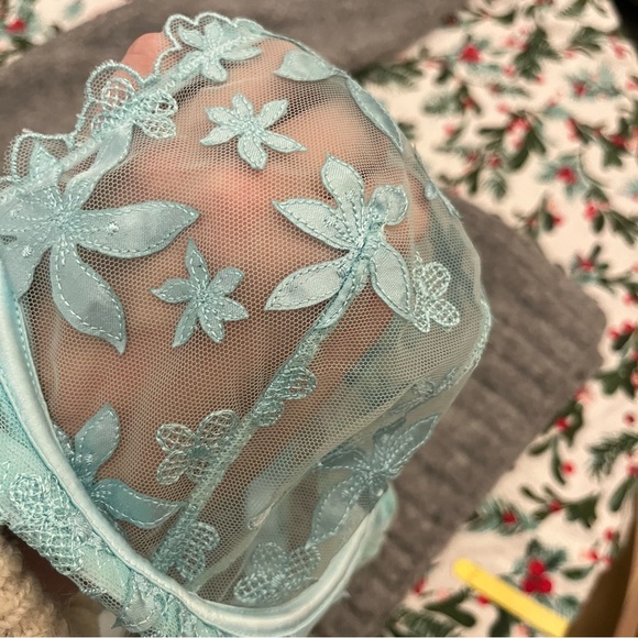 ASOS blue floral embroidery lace bra size US 32H soft cup underwire like new - Picture 3 of 3